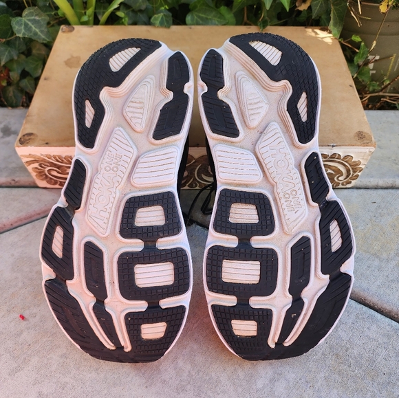 Hoka One One Bondi 7 Athletic Shoes - Picture 9 of 10